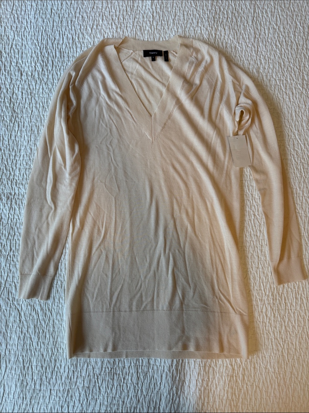 Theory Women's Cream V-Neck Longline Sweater